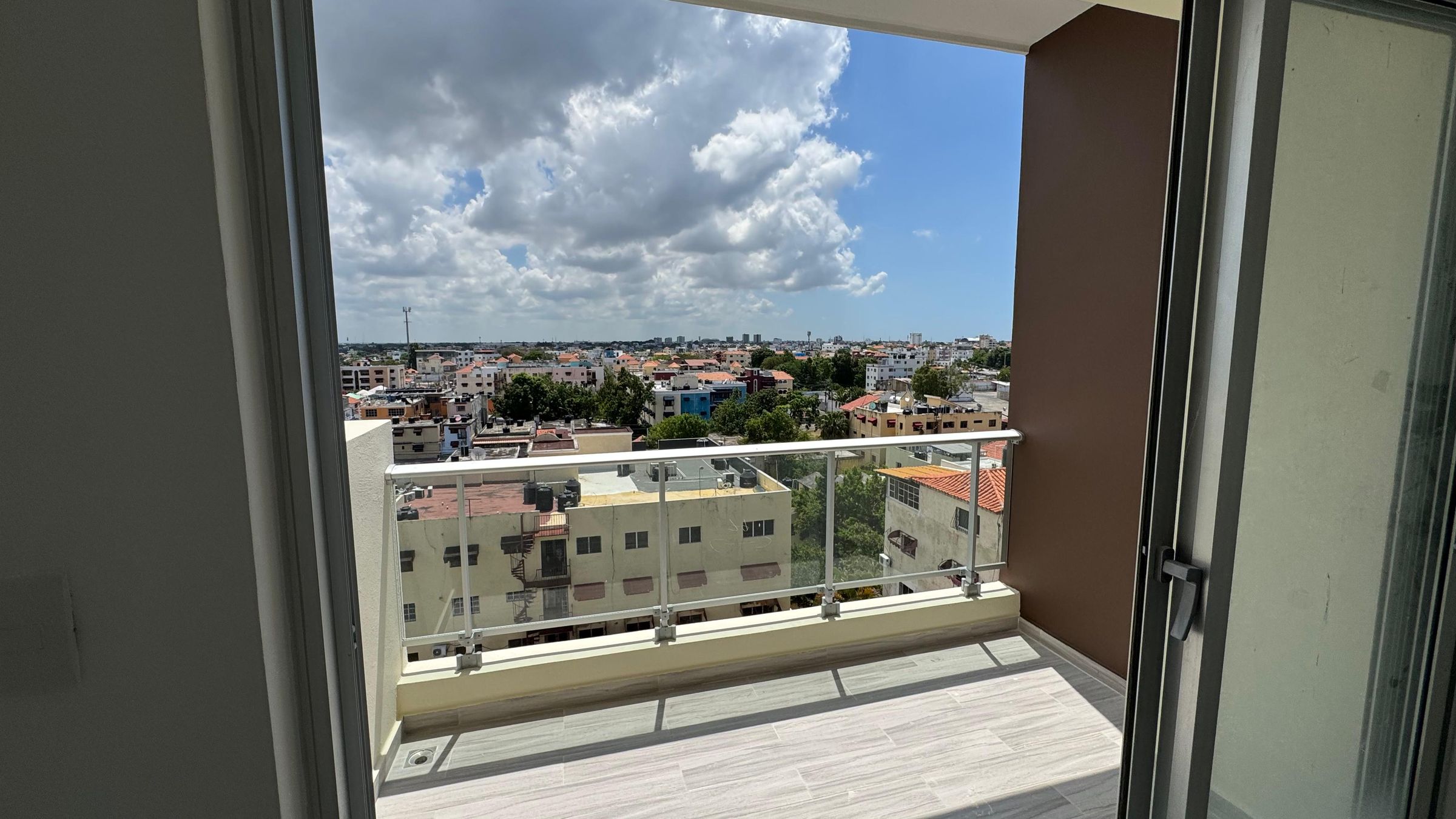 Balcón, Condominio Robles